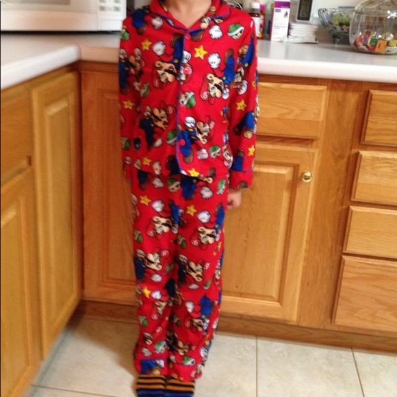 Boys Nintendo Super Mario Pajamas Set Size 6/7 - Picture 2 of 8